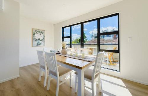 Forrest Hill Villa | Modern Design Brand New House in Forrest Hill