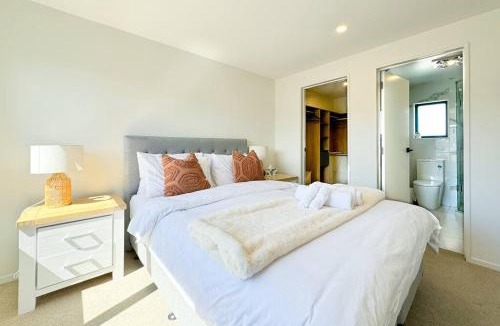 Forrest Hill Villa | Modern Design Brand New House in Forrest Hill