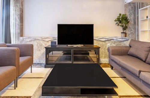 Nisantasi Apartment | Modern Flat w Backyard 3 min to Citys Nisantasi