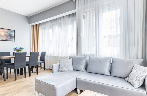 Moda Apartment | Modern Flat w Balcony in the Heart of Kadikoy