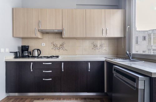 Goztepe Apartment | Modern Flat with Terrace on Bagdat Avenue