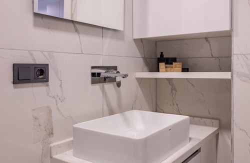 Osmanbey Apartment | Modern Furnished Comfy 2+1 Flat in Sisli