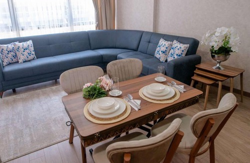 Mustafakemalpasa Apartment | Modern residence in a complex with pool