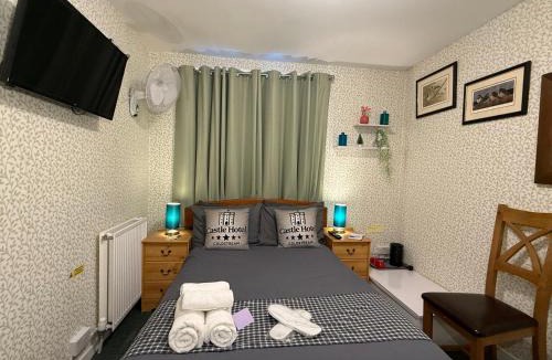 Coldstream Bed & Breakfast | Modern Rooms with SELF Check-In The Castle, Coldstream