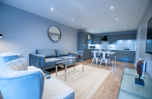 City Centre Glasgow Condo | Modern&Spacious 2 bed Merchant City Apart-High St