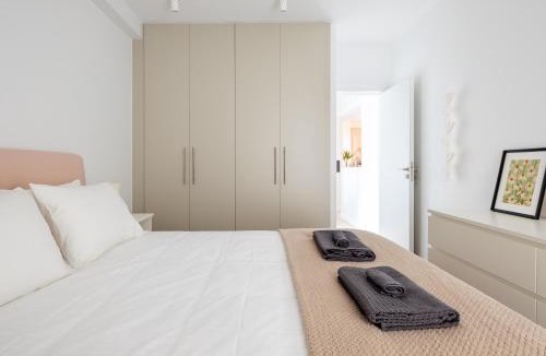 Palaio Faliro Apartment | Modern Two-Bedroom Haven near Paleo Faliro Beach