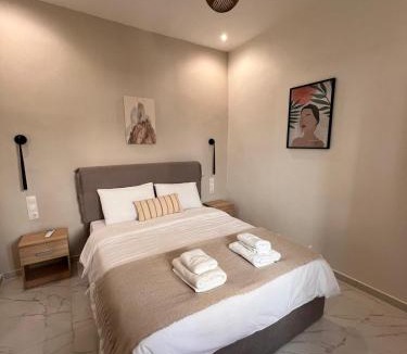 Zavlani Apartment | Modh Patras City Centre - Entire Apartment