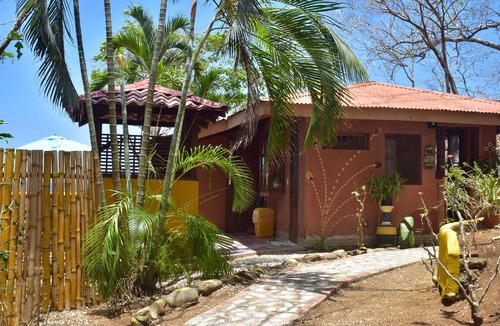 Montezuma Cottage | Montezuma Heights the cute Mariposa Cottage, into the great wide open. Sleeps 2