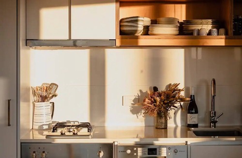 Beaumaris Apartment | Moonbird Beach Shack ~ Ocean Escape