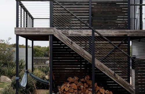 Beaumaris Apartment | Moonbird Beach Shack ~ Ocean Escape