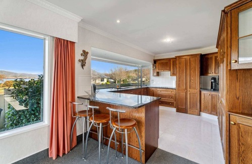 Lowburn House | Mount Pisa Lake View