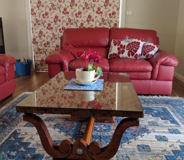 Golden Valley House | Mountain Blue Guest House