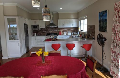 Golden Valley House | Mountain Blue Guest House