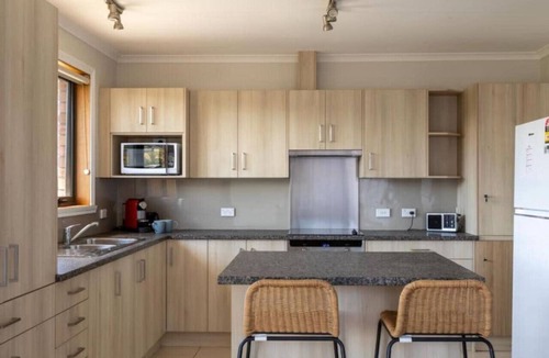 Deloraine House | Mountain Explorer - perfect base for exploring