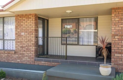 Deloraine House | Mountain Explorer - perfect base for exploring