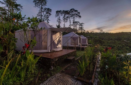 Gobleg Cabin | Mountain View! 1BR Tent in Buleleng