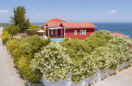 Samos Town Villa | MOUZAKIS VILLA (RED VILLA)