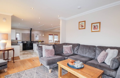 Jamestown Cottage | MOY BRIDGE CROFT, pet friendly, with open fire in Strathpeffer
