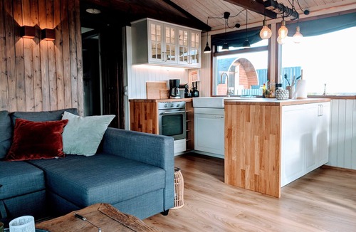 Borgarnes Cabin | Múlakot 3 - Cosy cabin with a sauna and panoramic view from the living room