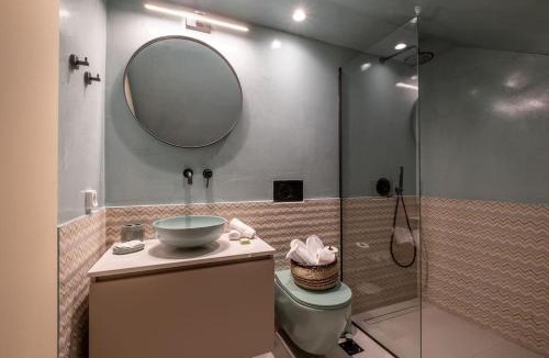 Piraeus Apartment | Multi-Unit Apartment Piraeus - For Large Groups