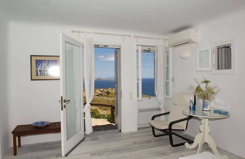 Agios Ioannis Villa | My Rental Homes - Villa Dany with infinity swimming pool, terrace and sea view