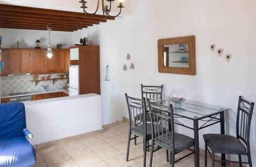 Platis Gialos Apartment | Mykonos Elegance 2-Bedroom Escape in Psarou