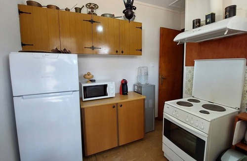 Dilesi House | Nadina's House. Family-sized with garden, close to the beach, 45' from Athens!