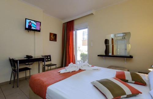 Nea Tirintha Apartment | Nafplion Garden Comfy Home in Olive Grove Resort