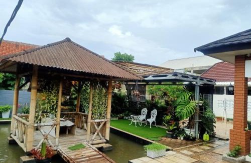 Rendeh Villa | Nanita Homestay