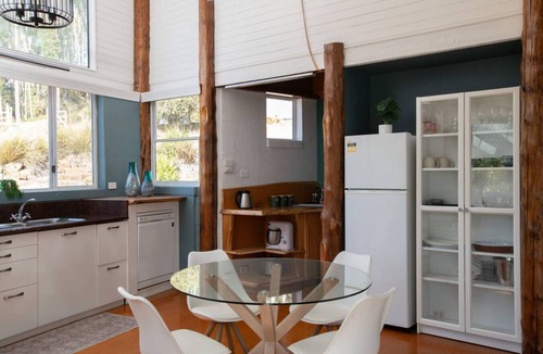 Underwood House | Nature Escape - Big Bush Block!