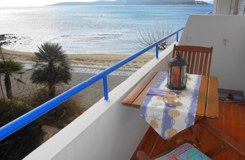 Nea Styra Apartment | Nea Styra seafront apartment with stunning view