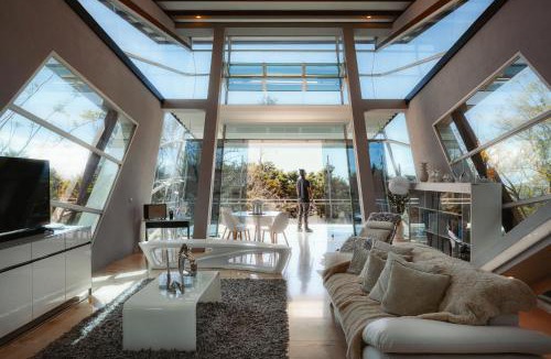 Roble Villa | Nebulae Loft Design Stay with Jacuzzi & Firepit