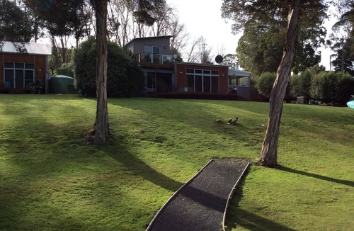 Ulverstone Apartment | Nestled on the picturesque Leven River