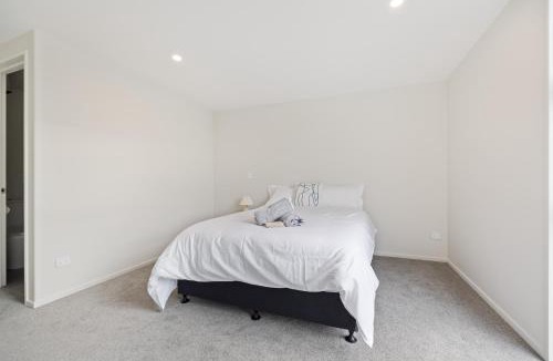 Christchurch City Centre Apartment | New 3BR with garage - Central Stay Near Christchurch Best