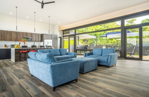 Savegre House | NEW-BEAUTIFUL-3 bedroom-sleep 8-Ocean views-Gated-Great private pool