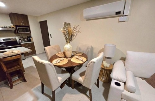 Desamparados Condo | New condo, 2.8 km airport SJO, 3 bedrooms, pool, A/C, WiFi, parking