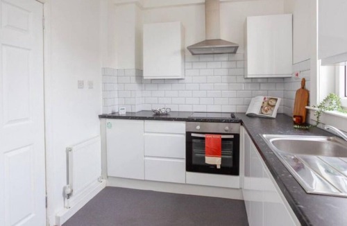 Shotts Apartment | NEW Modern 2Bedroom Apartment Salsburgh- Sleeps 4