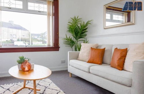 Shotts Apartment | NEW Modern 2Bedroom Apartment Salsburgh- Sleeps 4