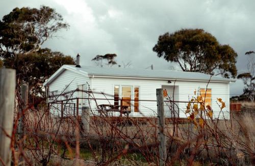 Little Swanport Apartment | *New* Pip's Place at Lisdillon Vineyard
