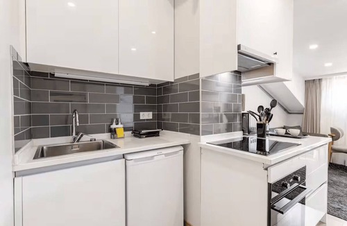 Sisli Apartment | New Rooftop Flat near Cevahir Mall, Şişli