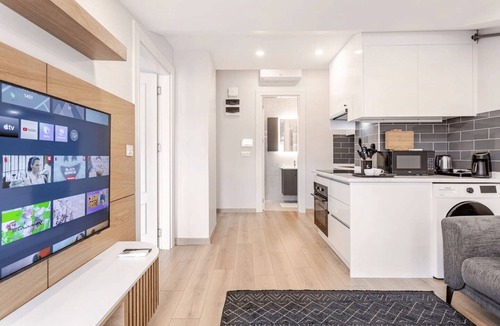 Sisli Apartment | New Rooftop Flat near Cevahir Mall, Şişli
