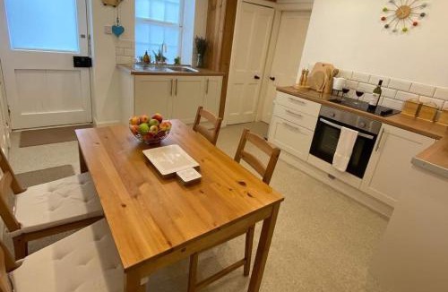 Newburgh Apartment | NewburghAprtment Scotland sleeps 4 FirePit Garden