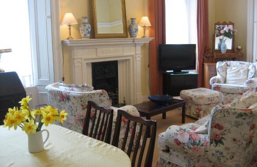 Dowanhill Apartment | Newhall