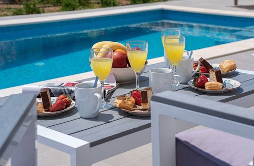 Pesada House | Newly built 2 bedroom Villa with private pool in serene setting