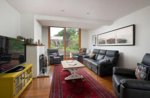 Little Swanport House | *Newly relisted* Coach House at Lisdillon Vineyard