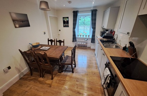 Fortrose Cottage | Newly renovated Character Cottage close to the beach