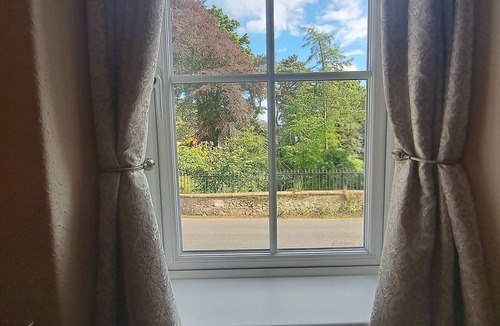 Fortrose Cottage | Newly renovated Character Cottage close to the beach