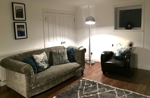 Melrose Cottage | Newly Renovated Detached Period Cottage - Walking Distance to Melrose!