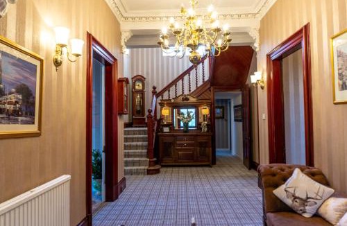 Cupar House | Newton Manor House - Luxury Retreat Sleeps 13