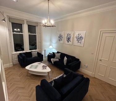 North Berwick Apartment | Next To The Beach - North Berwick